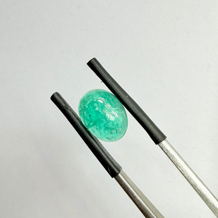 Emerald Cabochon Cut, 2.00ct, Tanzania. Untreated Unheated No Oil