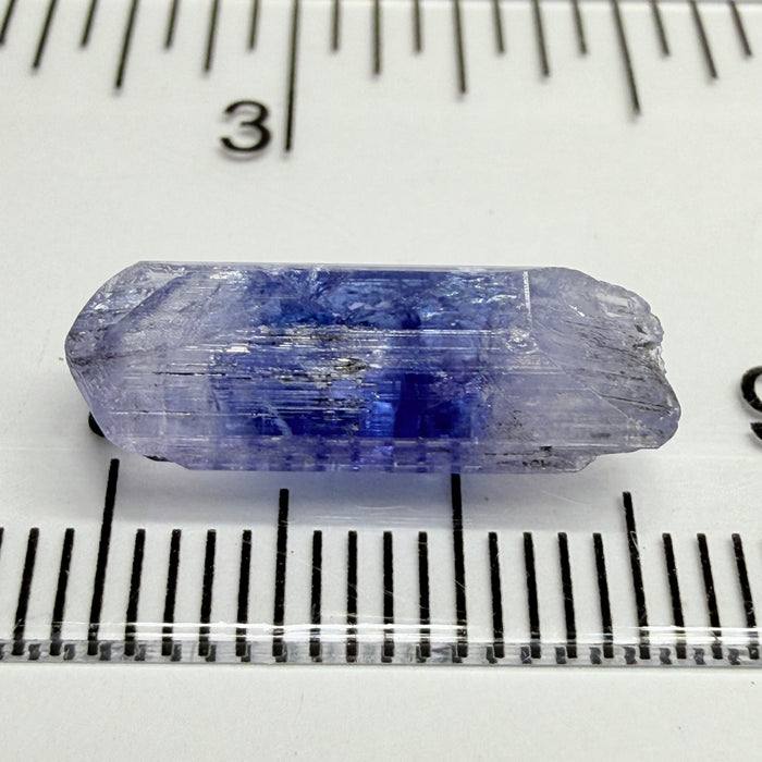 Tanzanite Crystal double terminated, 4.53ct, Merelani, Tanzania. Gently Heated