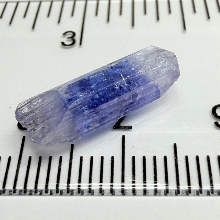 Tanzanite Crystal double terminated, 4.53ct, Merelani, Tanzania. Gently Heated