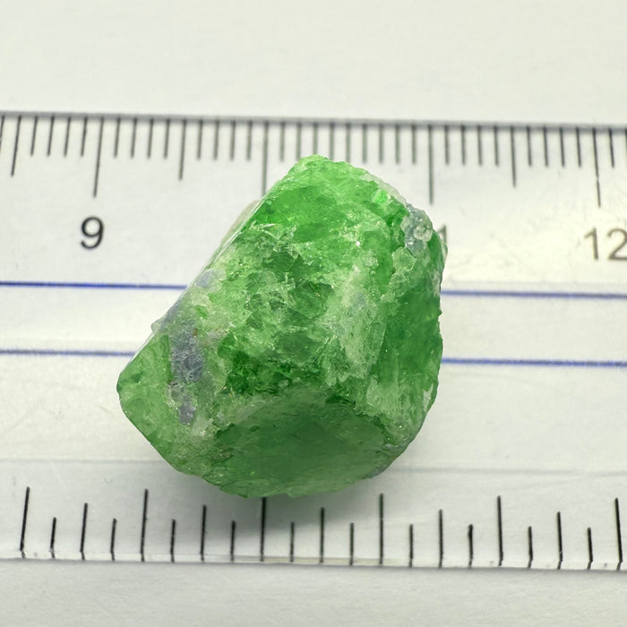 Tsavorite Crystal with bits of Tanzanite on it, 23.41ct, Merelani, Tanzania, Untreated Unheated