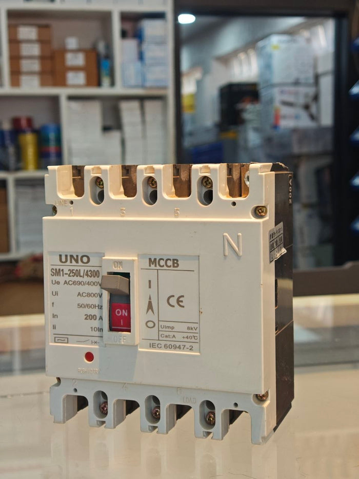 UNO 4-Pole 630A Molded Case Circuit Breaker (MCCB) Thermal Magnetic 415V IEC/EN 60947-2